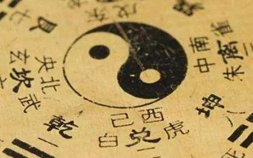 选择知名易经培训班的注意事项有哪些 选择知名易经培训班的注意事项有哪些