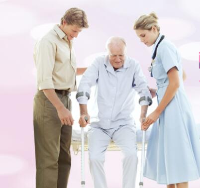 为老人提供家庭护理服务时需要注意什么