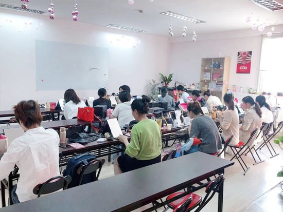 为什么要去上海美容师培训学校学习? 为什么要去上海美容师培训学校学习?