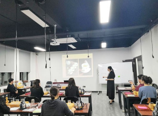 上海美容师培训学校.png 上海美容师培训学校.png