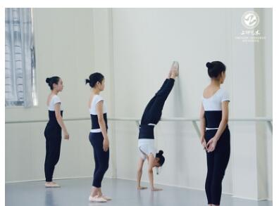 成都艺术培训学校1.jpg 成都艺术培训学校1.jpg