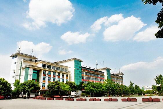 四川成都职业学校.jpg 四川成都职业学校.jpg