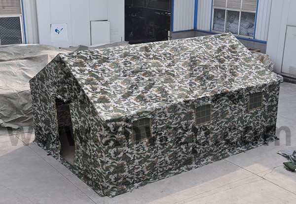 军用帐篷在户外露营活动中的使用情况.jpg