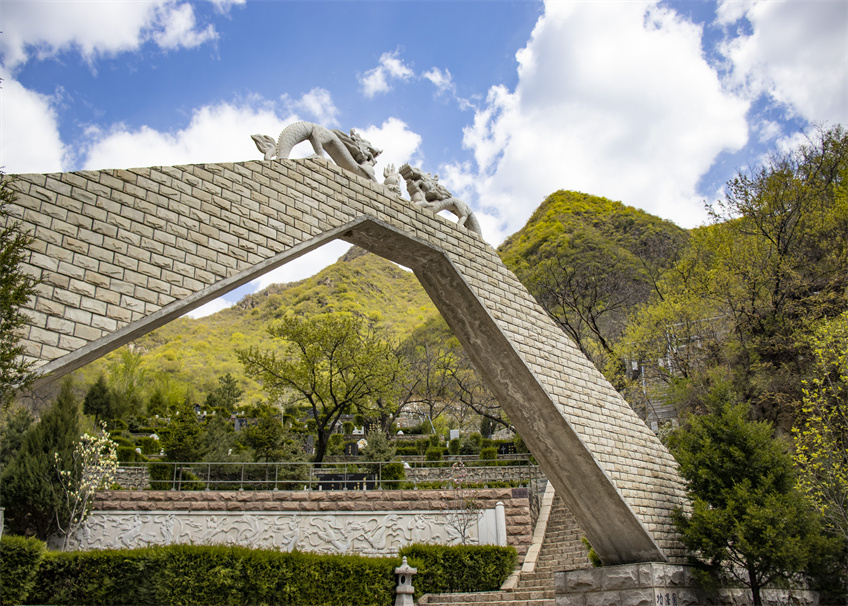 北京墓地.jpg 北京墓地.jpg